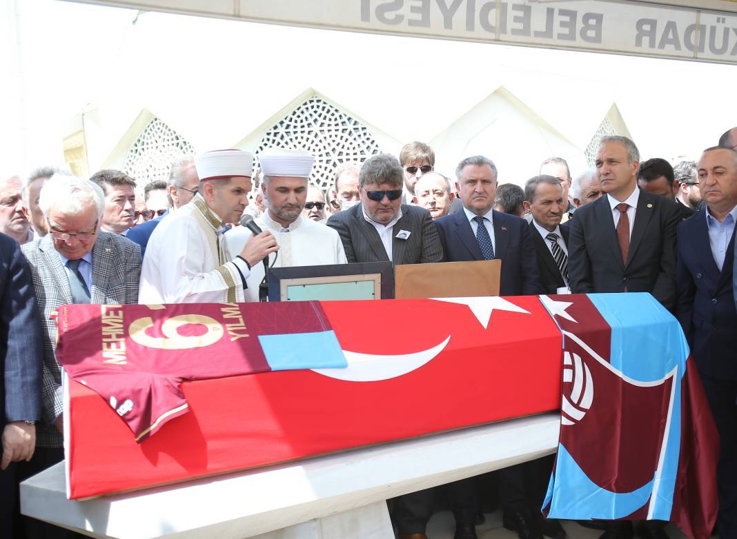 Süleyman Soylu ile İmamoğlu Mehmet Ali Yılmaz'ın cenazesinde aynı karede. İşte Soylu'nun hali 15